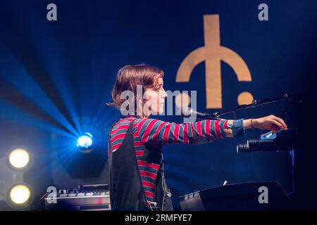 Salami Rose Joe Louis – Lindsay Olsen – spielt den Wallled Garden beim Green man Festival in Wales, Großbritannien, August 2023. Foto: Rob Watkins Stockfoto