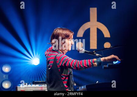 Salami Rose Joe Louis – Lindsay Olsen – spielt den Wallled Garden beim Green man Festival in Wales, Großbritannien, August 2023. Foto: Rob Watkins Stockfoto