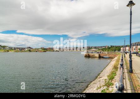 Blick vom Hafen auf das Stadtzentrum von Barry, South Wales UK August 2023 Stockfoto
