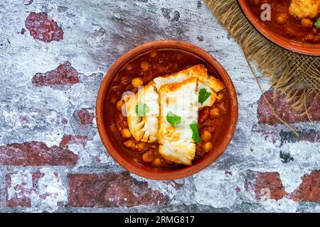 Marokkanischer Fischeintopf mit Kichererbsen Stockfoto