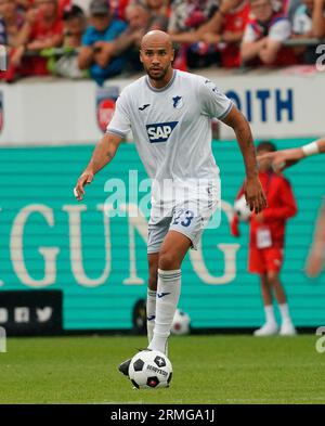 August 26, 2023, Voith-Arena, Heidenheim, GER, 1.FBL, 1.FC Heidenheim vs TSG 1899 Hoffenheim, DFL-Vorschriften verbieten jede Verwendung von Fotografien als Bildsequenzen und/oder Quasi-Video. Auf dem Bild: John Anthony Brooks (Hoffenheim) Stockfoto