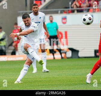 August 26, 2023, Voith-Arena, Heidenheim, GER, 1.FBL, 1.FC Heidenheim vs TSG 1899 Hoffenheim, DFL-Vorschriften verbieten jede Verwendung von Fotografien als Bildsequenzen und/oder Quasi-Video. Im Bild Florian Grillitsch (Hoffenheim) Stockfoto