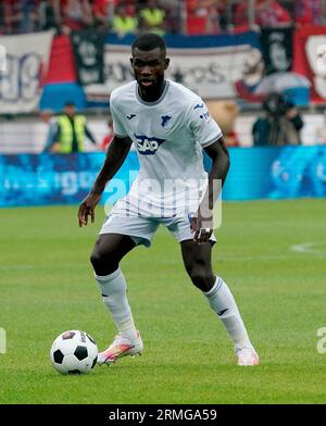 August 26, 2023, Voith-Arena, Heidenheim, GER, 1.FBL, 1.FC Heidenheim vs TSG 1899 Hoffenheim, DFL-Vorschriften verbieten jede Verwendung von Fotografien als Bildsequenzen und/oder Quasi-Video. Auf dem Bild Ihlas Bebou (Hoffenheim) Stockfoto