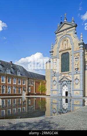 Abtthaus und Barockkirche aus dem 17. Jahrhundert der Prämonstratensischen Abtei Averbode in Scherpenheuvel-Zichem, Flämisch-Brabant, Flandern, Belgien Stockfoto