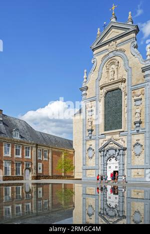 Abtthaus und Barockkirche aus dem 17. Jahrhundert der Prämonstratensischen Abtei Averbode in Scherpenheuvel-Zichem, Flämisch-Brabant, Flandern, Belgien Stockfoto