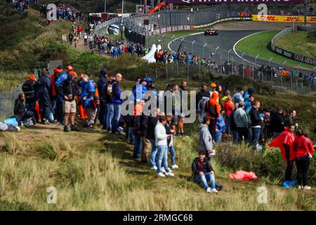 Zandvoort, Niederlande. 26. August 2023. Zuschauer, F1 Grand Prix der Niederlande auf dem Circuit Zandvoort am 26. August 2023 in Zandvoort, Niederlande. (Foto von HIGH TWO) Credit: dpa/Alamy Live News Stockfoto