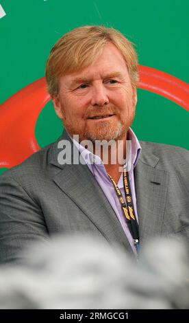 Zandvoort, Niederlande. 27. August 2023. 27. August 2023, Circuit Park Zandvoort, Zandvoort, FORMEL 1 HEINEKEN DUTCH GRAND PRIX 2023, in dem Bild Willem-Alexander, König der Niederlande und seine Frau Königin Maxima Credit: dpa/Alamy Live News Stockfoto