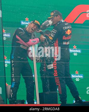 27. August 2023, Circuit Park Zandvoort, Zandvoort, FORMEL 1 HEINEKEN DUTCH GRAND PRIX 2023, im Bild Gewinner Max Verstappen (NLD), Oracle Red Bull Racing, 3. Platz für Pierre Gasly (FRA), BWT Alpine F1 Team. Stockfoto