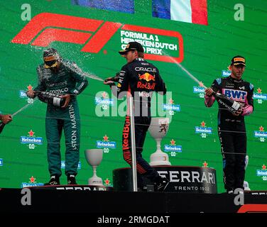 27. August 2023, Circuit Park Zandvoort, Zandvoort, FORMEL 1 HEINEKEN DUTCH GRAND PRIX 2023, im Bild Gewinner Max Verstappen (NLD), Oracle Red Bull Racing, 2. Platz für Fernando Alonso (ESP), Aston Martin Aramco Cognizant Formel 1 Team, 3. Platz für Pierre Gasly (FRA), BWT Alpine F1 Team. Stockfoto