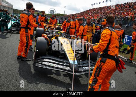 Zandvoort, Niederlande. 27. August 2023. #4 Lando Norris (GBR, McLaren F1 Team), F1 Grand Prix der Niederlande auf dem Circuit Zandvoort am 27. August 2023 in Zandvoort, Niederlande. (Foto von HIGH TWO) Credit: dpa/Alamy Live News Stockfoto