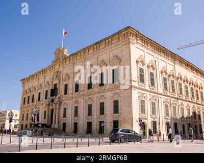 Valletta, Malta - 17. Juni 2023: Auberge de Castille, jetzt Sitz des Premierministers im Zentrum von Valletta, Malta Stockfoto