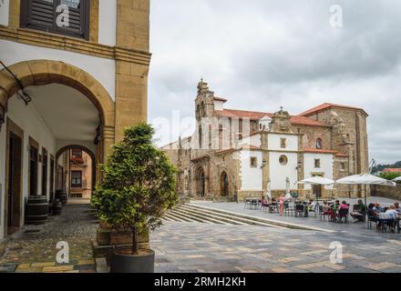 Kirche der Franziskanerväter in Aviles Stockfoto