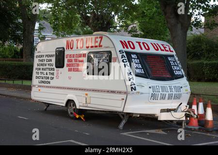 Nein zu ULEZ Caravan vor London Bürgermeister Sadiq Khans Haus London ANTI ULEZ Stockfoto