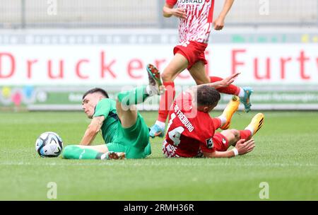 Freiburg, Deutschland. August 2023. firo : 06.08.2023, Fußball, 3. Liga, 3. Bundesliga, Saison 2023/2024, 1. Spieltag, SC Freiburg II - MSV Duisburg, Niklas Kolle, MSV Duisburg, MSV, Duisburg, ganze Figur, Verletzung, Kredit: dpa/Alamy Live News Stockfoto