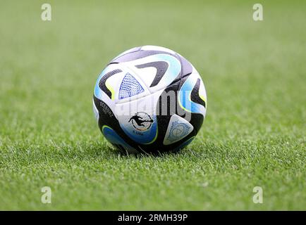 Freiburg, Deutschland. August 2023. firo : 06.08.2023, Fußball, 3. Liga, 3. Bundesliga, Saison 2023/2024, 1. Spieltag, SC Freiburg II - MSV Duisburg 1: 1, Einleger, Allgemein, Feature, Ball, Quelle: dpa/Alamy Live News Stockfoto