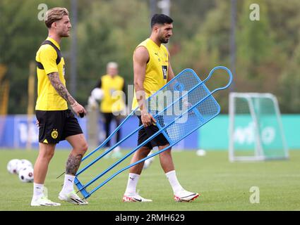 Dortmund, Deutschland. August 2023. firo : 15.08.2023, Fußball, 1. Liga, 1. Bundesliga, Saison 2023/2024, BVB, Borussia Dortmund, Training, Emre CAN, direkt bei Ole POHLMANN/dpa/Alamy Live News Stockfoto