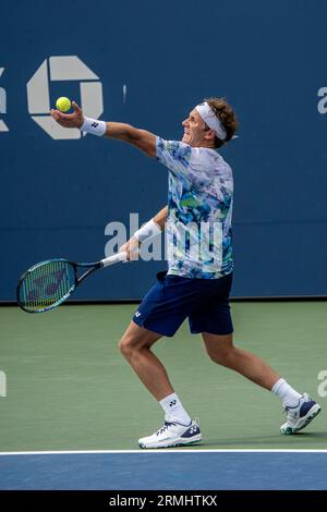 Casper Ruud (NOR) nahm an der 1. Runde der Männer bei den US Open Tennis 2023 Teil Stockfoto