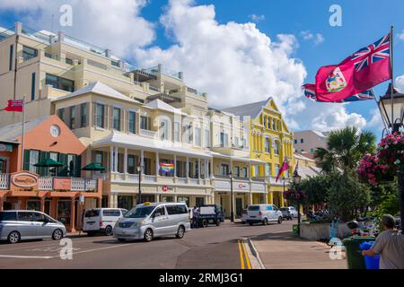 Historische Geschäftsgebäude in der Front Street im Stadtzentrum von Hamilton in Bermuda. Hamilton ist die Hauptstadt von Bermuda. Stockfoto