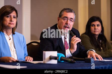 Guatemala-Stadt, Guatemala-Stadt, Guatemala. 28. August 2023. Das Oberste Wahltribunal Guatemalas erklärte am Montag den progressiven BERNARDO ArÃ-VALO zum Sieger der Präsidentschaftswahl des Landes, kurz nachdem eine andere Regierungsbehörde seine Seed-Movement-Partei suspendierte. (Bild: © Fernando Chuy/ZUMA Press Wire) NUR REDAKTIONELLE VERWENDUNG! Nicht für kommerzielle ZWECKE! Stockfoto