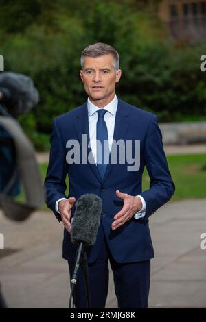 London, England, Großbritannien. 29. August 2023. Der Verkehrsminister MARK HARPER wird in Westminster in den Morgenfernsehsendungen gesehen. (Bild: © Tayfun Salci/ZUMA Press Wire) NUR REDAKTIONELLE VERWENDUNG! Nicht für kommerzielle ZWECKE! Stockfoto
