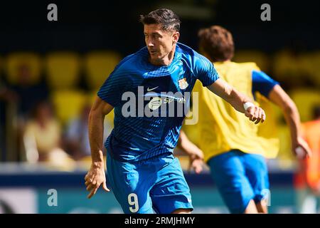 Robert Lewandowski (FC Barcelona, #9) erwärmt sich vor dem LaLiga-Spiel zwischen Villarreal und Barcelona im Ceramica-Stadion am 27. August 2023 in Valenci Stockfoto