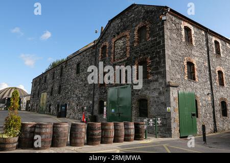 Irland, County Westmeath, Kilbeggan: Die Kilbeggan Destillerie produziert seit 1757 irischen Whiskey und ist eine der ersten lizenzierten Destillerien Stockfoto