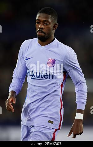 Valencia, Spanien. April 2022. Ousmane Dembele vom FC Barcelona schaut beim La Liga Santander-Spiel zwischen Levante UD und FC Barcelona im Ciutat de Valencia Stadion am 10. April 2022 in Valencia, Spanien, zu. (Foto von David Aliaga/NurPhoto) Credit: NurPhoto SRL/Alamy Live News Stockfoto