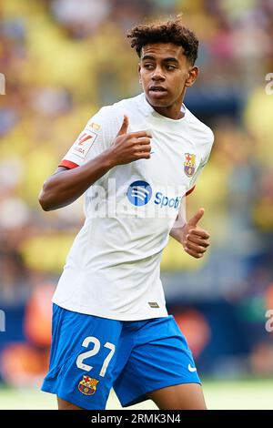 Vila Real, Spanien. 27. August 2023. Lamine Yamal vom FC Barcelona reagiert beim LaLiga EA Sports Match zwischen Villarreal CF und FC Barcelona im Estadio de la Cermica, 27. August 2023, Vila-Real, Spanien (Foto: David Aliaga/NurPhoto) Credit: NurPhoto SRL/Alamy Live News Stockfoto