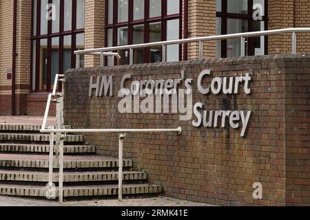 Ein Blick auf das Gericht des HM-Gerichtsmediziners Surrey in Woking, vor der Untersuchung des Todes der 10-jährigen Sara Sharif, die am 10. August auf einem Grundstück an der Hammond Road in Woking, Surrey, tot aufgefunden wurde. Bilddatum: Montag, 28. August 2023. Stockfoto