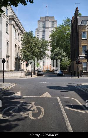 Blick auf das Senate House gegenüber der Gower Street London England Großbritannien Stockfoto