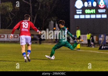 Sunshine North, Australien. 29 {Monatsname}, 2023. Der Campbelltown City-Spieler Yohei Matsumoto macht einen langen Übertritt in die 18-Yard-Box. Quelle: James Forrester/Alamy Live News Stockfoto