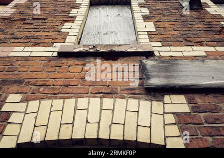 Verlassene Häuser in der Elm Street Ellesmere Port England Stockfoto