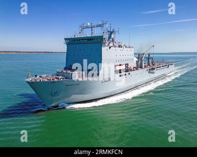 Die RFA Mounts Bay (L3008) ist ein von der Royal Fleet Auxiliary betriebenes Landing Ship Dock. Stockfoto