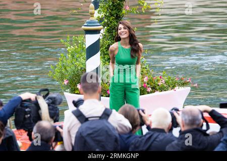 Lido Di Venezia, Italien. 29. August 2023. Caterina Murino kommt im Lido di Venezia vor dem 80. Internationalen Filmfestival von Venedig 2023 am 29. August 2023 in Venedig an. © Foto: Cinzia Camela. Quelle: Unabhängige Fotoagentur/Alamy Live News Stockfoto