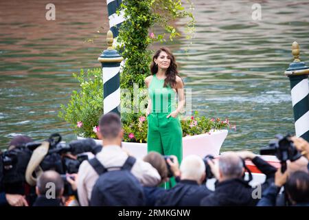 Lido Di Venezia, Italien. 29. August 2023. Caterina Murino kommt im Lido di Venezia vor dem 80. Internationalen Filmfestival von Venedig 2023 am 29. August 2023 in Venedig an. © Foto: Cinzia Camela. Quelle: Unabhängige Fotoagentur/Alamy Live News Stockfoto