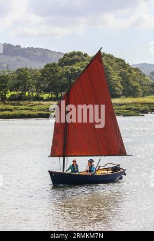 Parade alter Segelboote im Rade de Brest, Hafen von Le Faou, Département Finistere Penn-AR-Bed, Region Bretagne Breizh, Frankreich Stockfoto