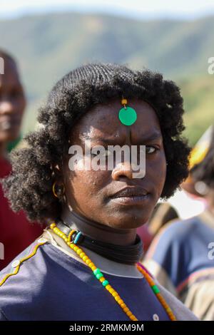 Die Gamo People sind eine ethnische Gruppe aus Äthiopien, die sich in den Gamo Highlands im Süden Äthiopiens befindet. Sie werden in Mo gefunden Stockfoto