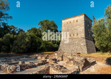 Venezianischer Turm in den archäologischen Ruinen im Butrint- oder Butrinto-Nationalpark, Albanien Stockfoto