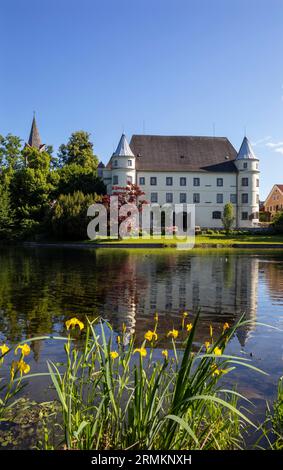 Drohnenschuss, Renaissanceschloss, Hagenau Castle, Mattig-Mündung, Sankt Peter am Hart, Innviertel, Oberösterreich, Österreich Stockfoto