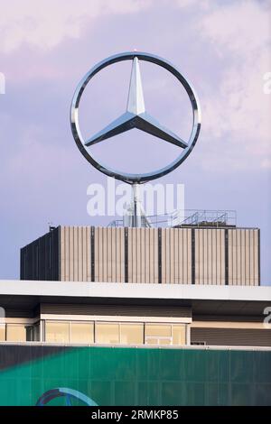 Merdedes-Stern, Daimler, Mercedes-Benz, Konzernzentrale, Stuttgart-Untertuerkheim, Baden-Württemberg, Deutschland Stockfoto