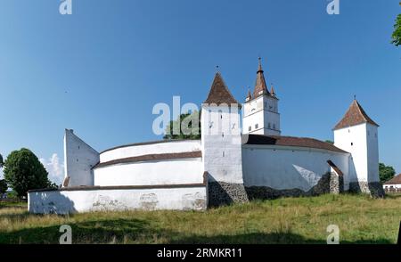Die Evangelische Kirche Honigberg, Biserica Evanghelica Fortificata din Harman, in Transsilvanien. Die Kirche ist eine befestigte Kirche, die umgeben war Stockfoto
