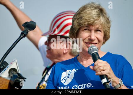 ACHTERBAHNPRÄSIDENT Randi Weingarten spricht bei der jährlichen Labor Day Parade entlang der Delaware Avenue in Philadelphia, PA, USA am 3. September 2018. Stockfoto