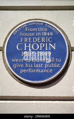 Frederic Chopin Blue-Gedenktafel auf einem Anwesen, St. James’s Place, Mayfair London, England Stockfoto