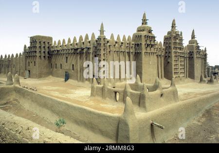 Mali, Djenne. Die zum UNESCO-Weltkulturerbe gehörende adobe-Moschee. Stockfoto