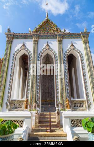 Phra Viharn Yod Teil des Wat Phra Kaew in Bangkok, Thailand Stockfoto