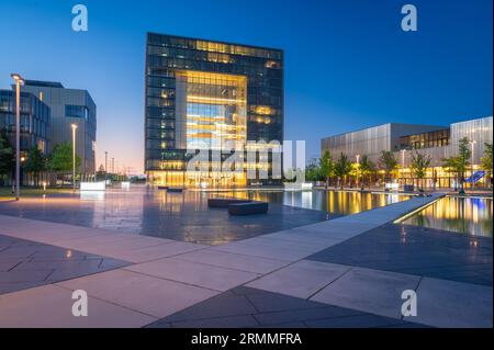 Essen, Deutschland - 03. Juli 2022: Früher Abend in den Büros des Hauptsitzes der ThyssenKrupp AG in Essen Stockfoto