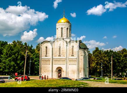 Wladimir, Russland - 6. Juli 2023: Die Kathedrale des Heiligen Demetrius ist eine Kathedrale in der alten russischen Stadt Wladimir, Russland. UNESCO-Weltkulturerbe Stockfoto