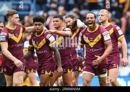 Huddersfield, England - 25. August 2023 Leroy Cudjoe (21) von Huddersfield Giants feiert den Sieg. Rugby League Betfred Super League, Huddersfield Giants vs Leeds Rhinos im John Smith's Stadium, Huddersfield, Großbritannien Stockfoto