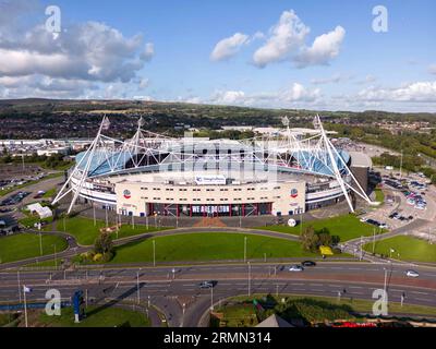 Bolton, Großbritannien. 26. August 2023. Eine Luftaufnahme des Toughsheet Stadions, Heimat der Bolton Wanderers während des Carabao Cup Spiels Bolton Wanderers vs Middlesbrough im University of Bolton Stadium, Bolton, Vereinigtes Königreich, 29. August 2023 (Foto: Ryan Crockett/News Images) in Bolton, Vereinigtes Königreich am 26. August 2023. (Foto: Ryan Crockett/News Images/SIPA USA) Credit: SIPA USA/Alamy Live News Stockfoto