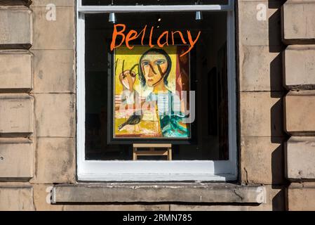 Gemälde von John Bellany im Fenster der Open Eye Gallery in Abercromby Place, Edinburgh, Schottland, Großbritannien. Stockfoto